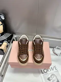 Miu Miu Miu’s new style distressed retro casual shoes