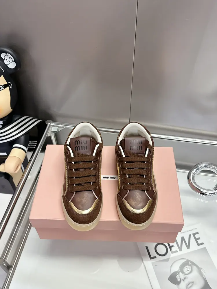 Miu Miu Miu’s new style distressed retro casual shoes