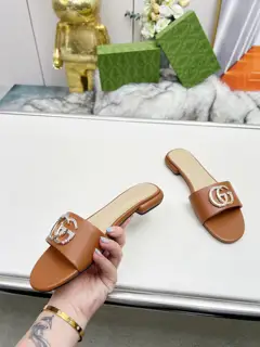 Gucci 2025 Spring/Summer new style double G buckle round toe flat thick heel slippers
