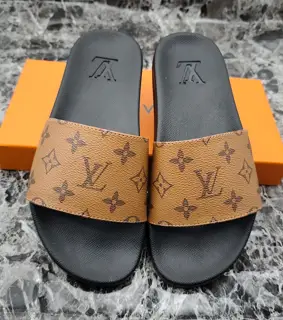 Louis Vuitton slippers