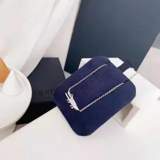 Apm monaco silver inlaid crystal diamond small crocodile necklace Fun and smart without