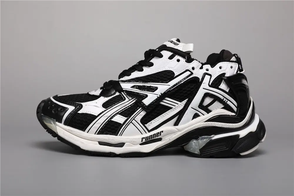 Balenciaga Runner shows the designer Demna’s sports shoe style through details such as