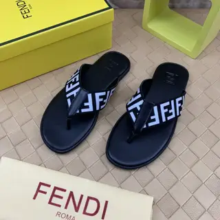 Fendi slippers are synchronized with the counter. The upper