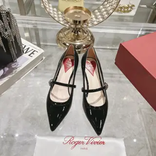 Roger Vivier lacquered kitten heel single strap Mary Jane shoes