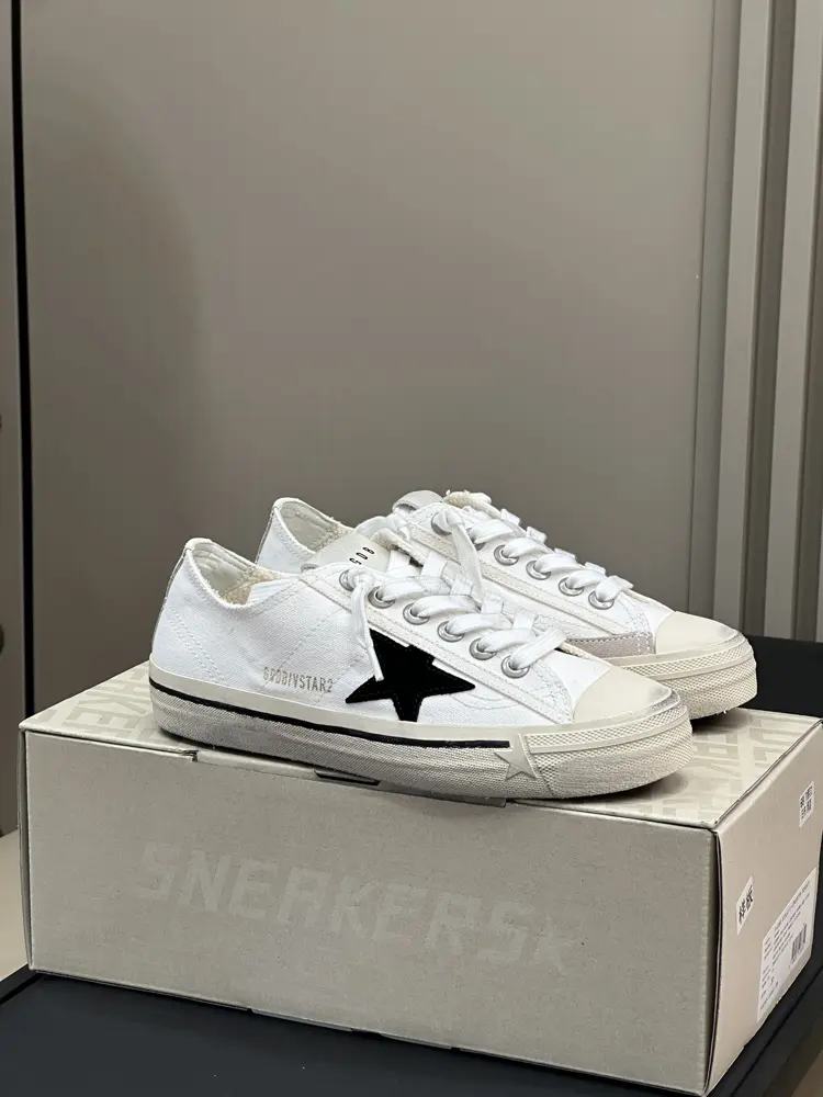 Golden Goose dirty shoes are all classic styles
