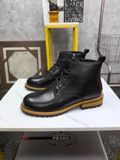 Prada short boots European catwalk style Upper imported original cowhide fabric Simple yet