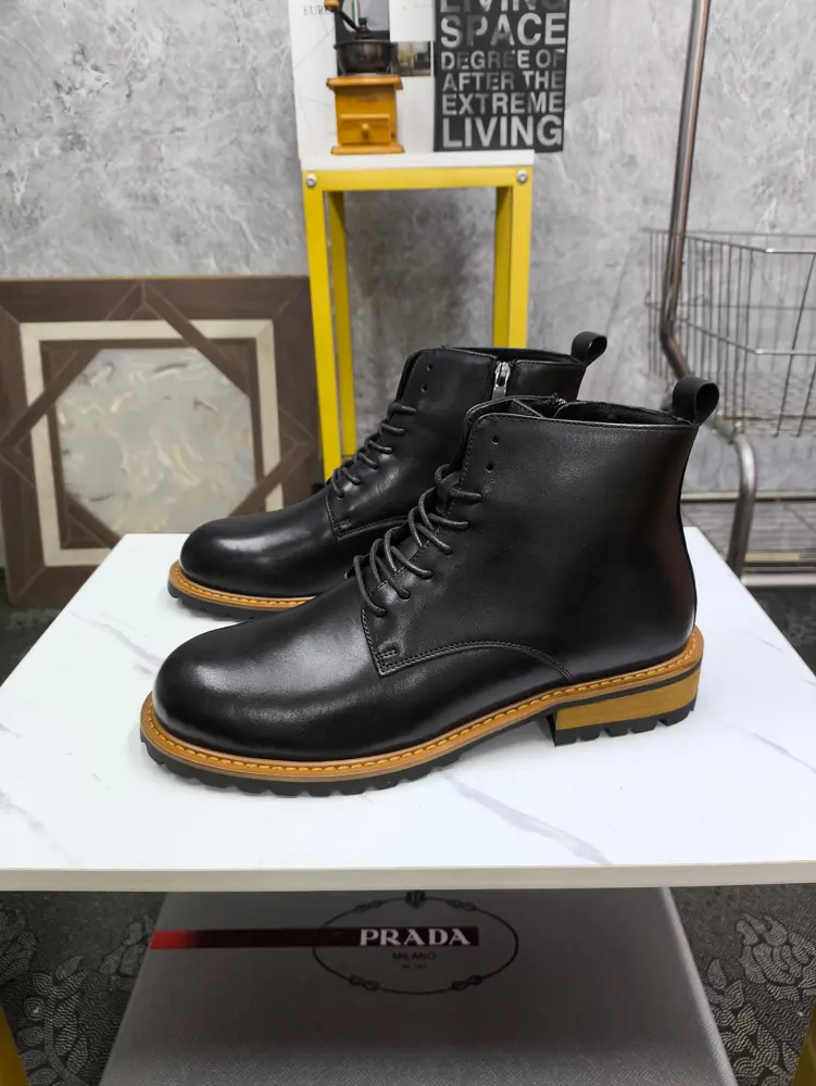 Prada short boots European catwalk style Upper imported original cowhide fabric Simple yet