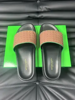 Bottega Veneta men’s spring and summer slippers
