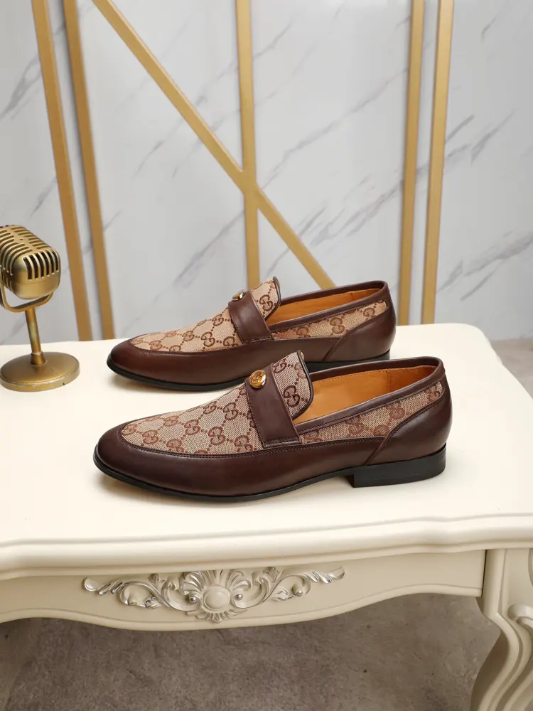GUCCI casual leather shoes. The shoe shape is three-dimensional and handsome