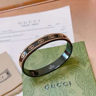 Gucci GucciGucci bracelets are handmade and the latest bracelets are of a higher grade. The
