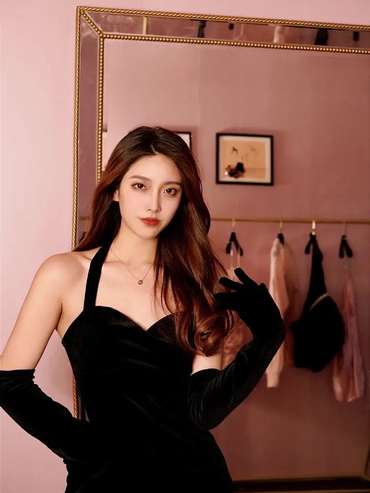 Dior Rose Necklace