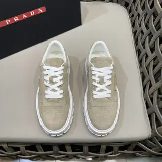 Prada business thick-soled casual sneakers | This pair of sneakers has a neat design and