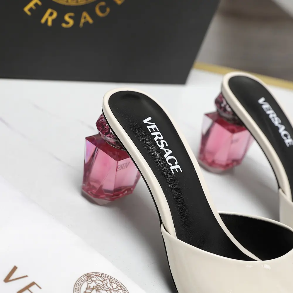 Versace Milan Fashion Show transparent perfume crystal thick heel new perfume heel
