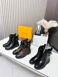 Louis Vuitton adjustable Velcro laces with studs