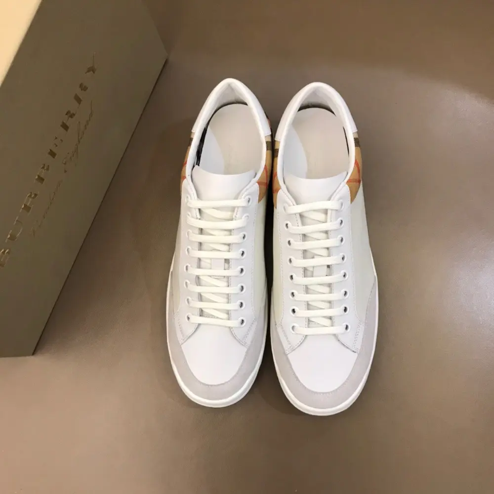 Burberry men’s classic low-top sneakers