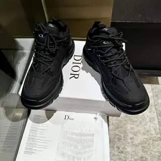 The C ‘ est Dior sneaker is a bold and stylish statement. Carefully crafted