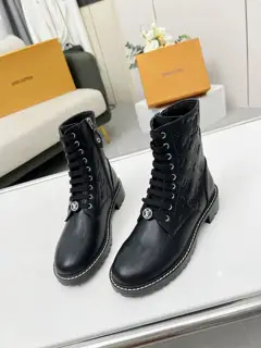 Louis Vuitton’s latest autumn and winter smooth mirror cowhide boots