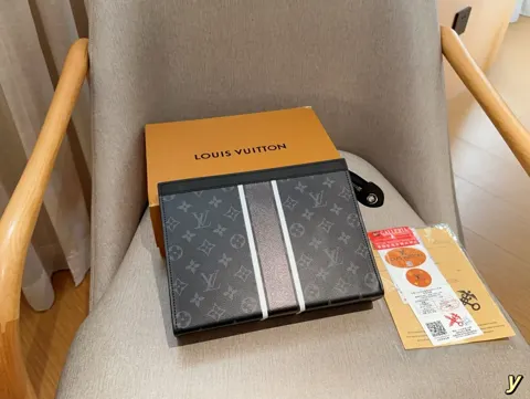Louis Vuitton Clutch