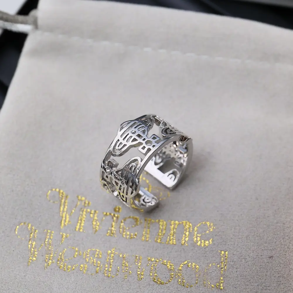 Vivienne Westwood Saturn Ring Elegant and elegant