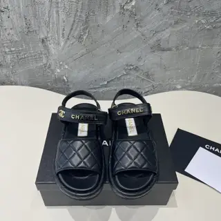 Chanel thick-soled casual sandals