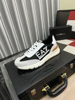 Armani’s latest casual shoes are hot selling. The same style as the official website [Deyi]