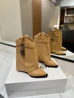 Givenchy high-heeled embroidered boots