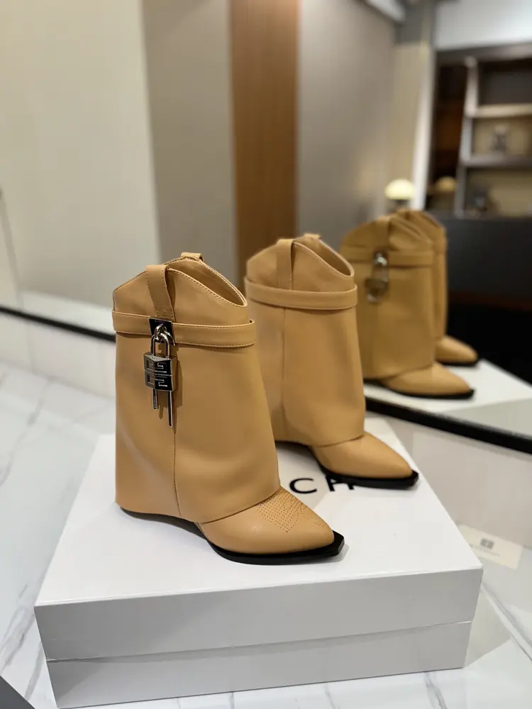 Givenchy high-heeled embroidered boots