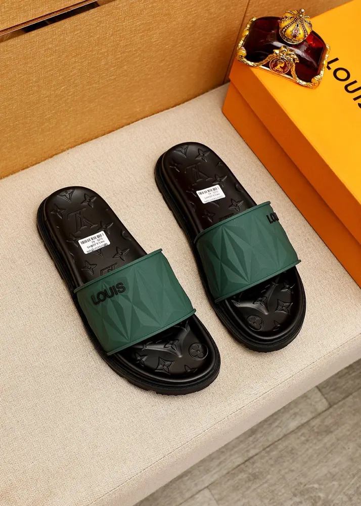 Louis Vuitton popular men’s slippers