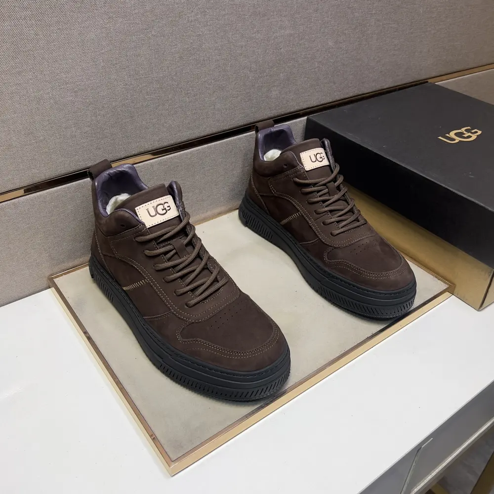 UGG men’s casual snow boots