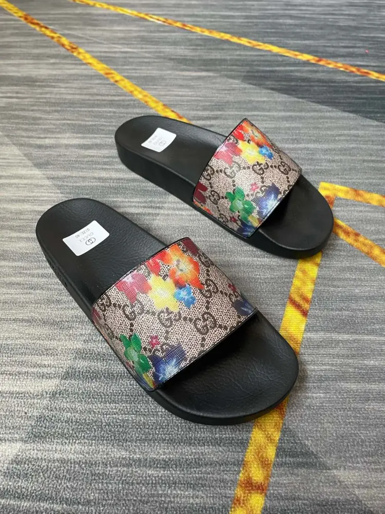 Gucci couple flip flops