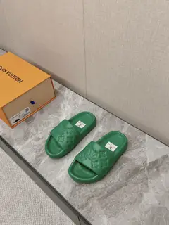 Louis Vuitton Early Spring New Embossed LOGO Couple Slippers Candy Color Series