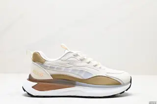 ECCO sports running shoes/casual shoes The overall upper has clear and neat lines. It uses