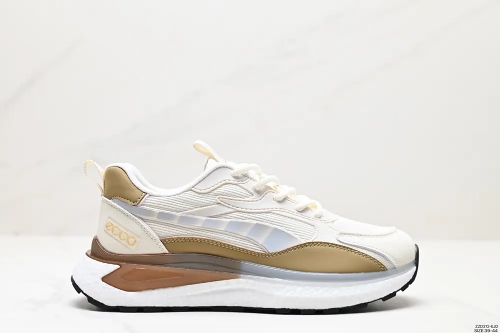 ECCO sports running shoes/casual shoes The overall upper has clear and neat lines. It uses
