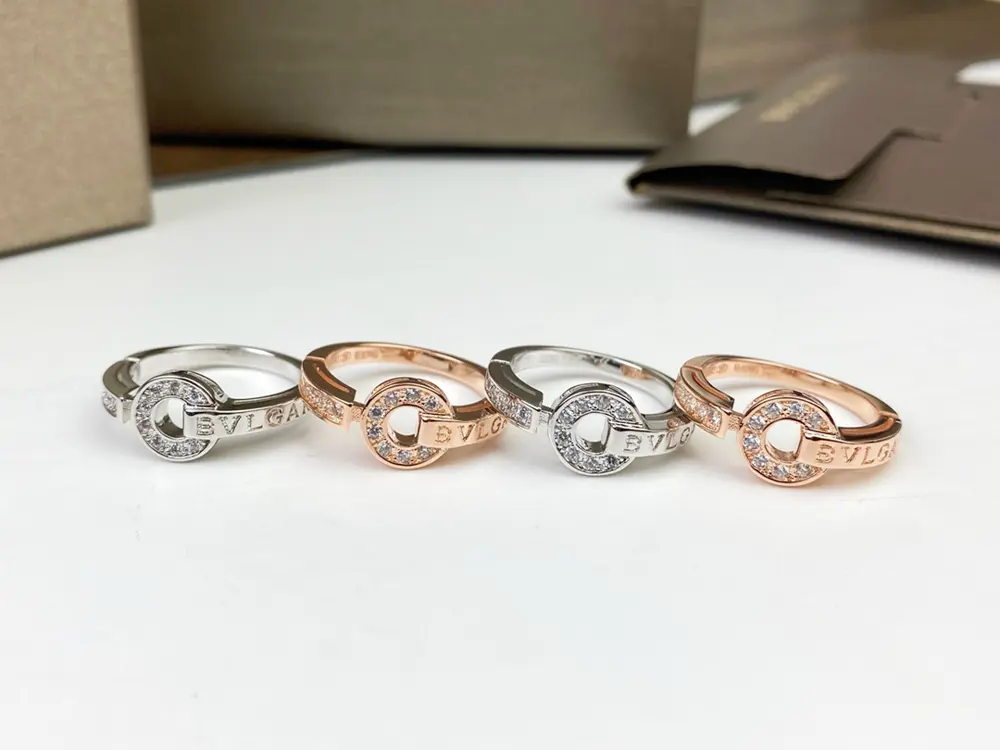 Bvlgari hoop diamond ring [playful] perfectly restores the counter details inlaid with