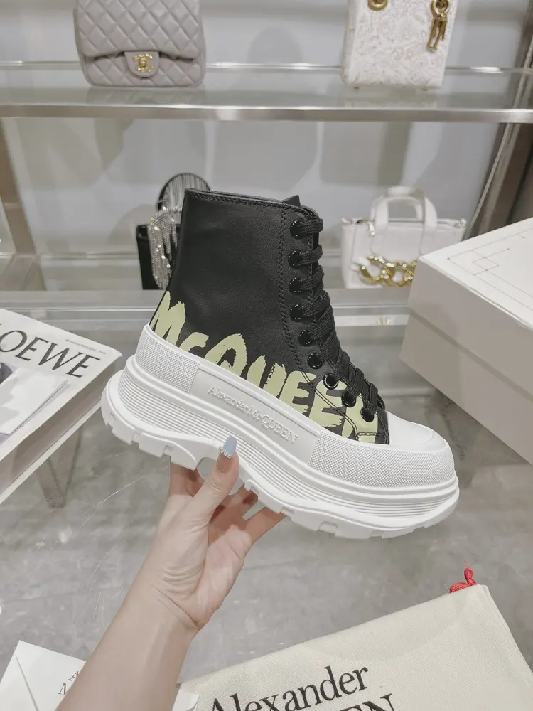 AlexanderMcoueen McQueen latest version of couple’s shoes for men and women