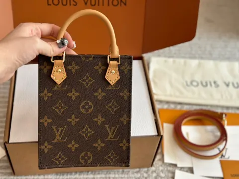 Louis Vuitton Crossbody
