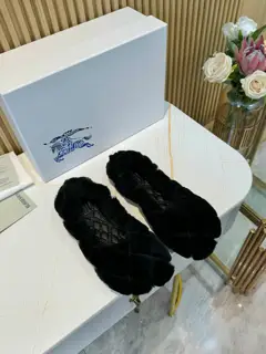 BURBERRY’s new ballet flats are amazing