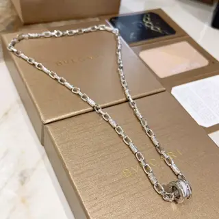 Bvlgari DIVAS’ DREAM series is in perfect condition and has invincible details. The unique