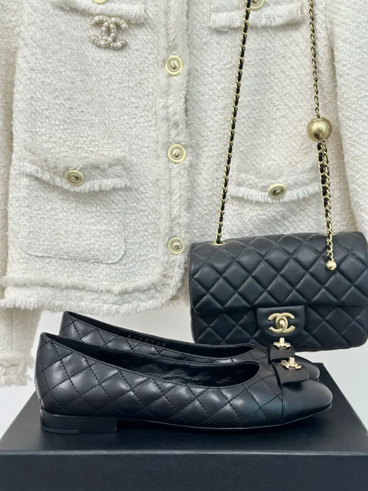 Chanel diamond double C thick heel single shoes