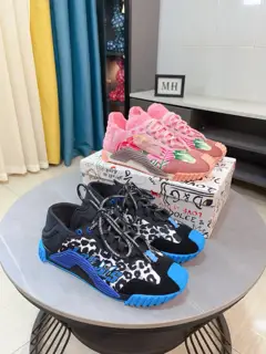 Dolce & Gabbana Dolce&Gabbana high-end men’s sports and casual shoes. Original goods from