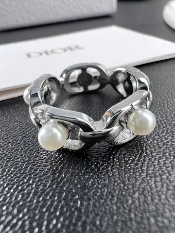 Dior pearl ring