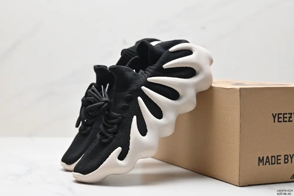 Adidas Yeezy 450 Kanye West and Justin Bieber’s same style woven socks shoes. This series GY5370