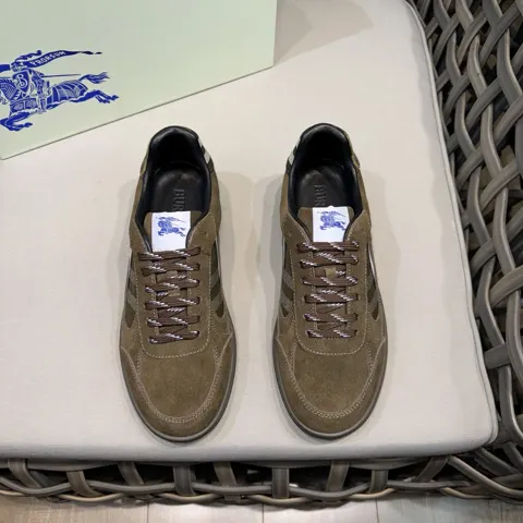 BURBERRY classic low-top sneakers |