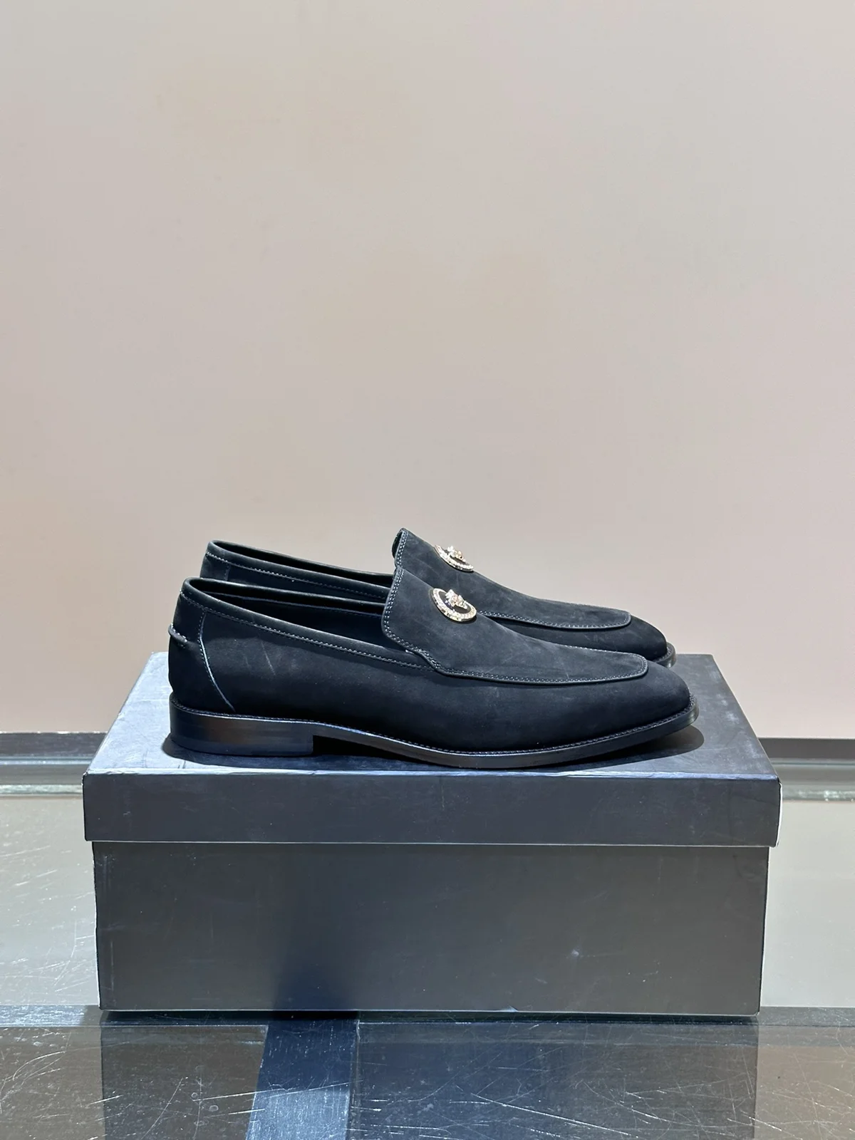 Versace classic men’s business shoes with leather soles
