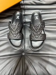 Louis Vuitton slippers
