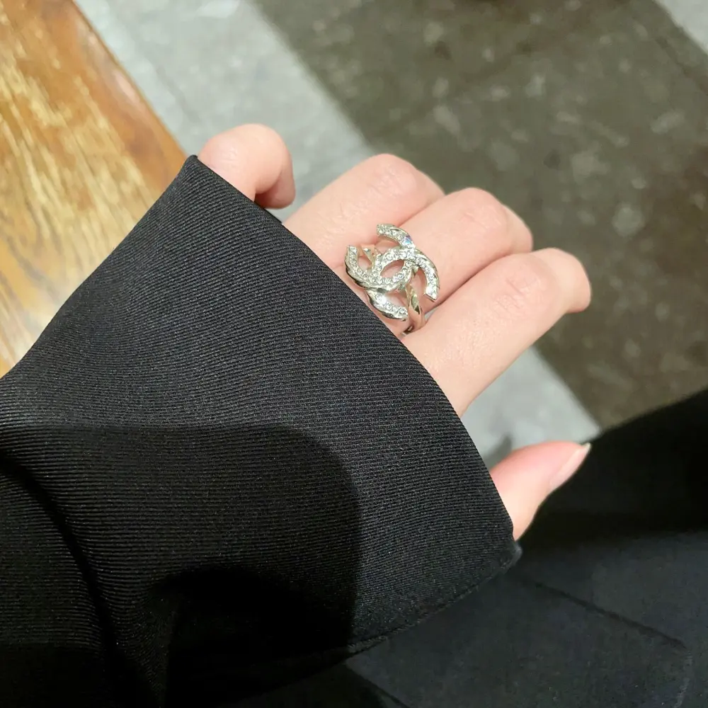 Chanel Double C diamond-studded ring