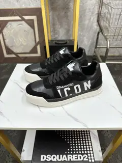DSQUARED2 casual sports shoes are on sale at the same time in Z cabinet