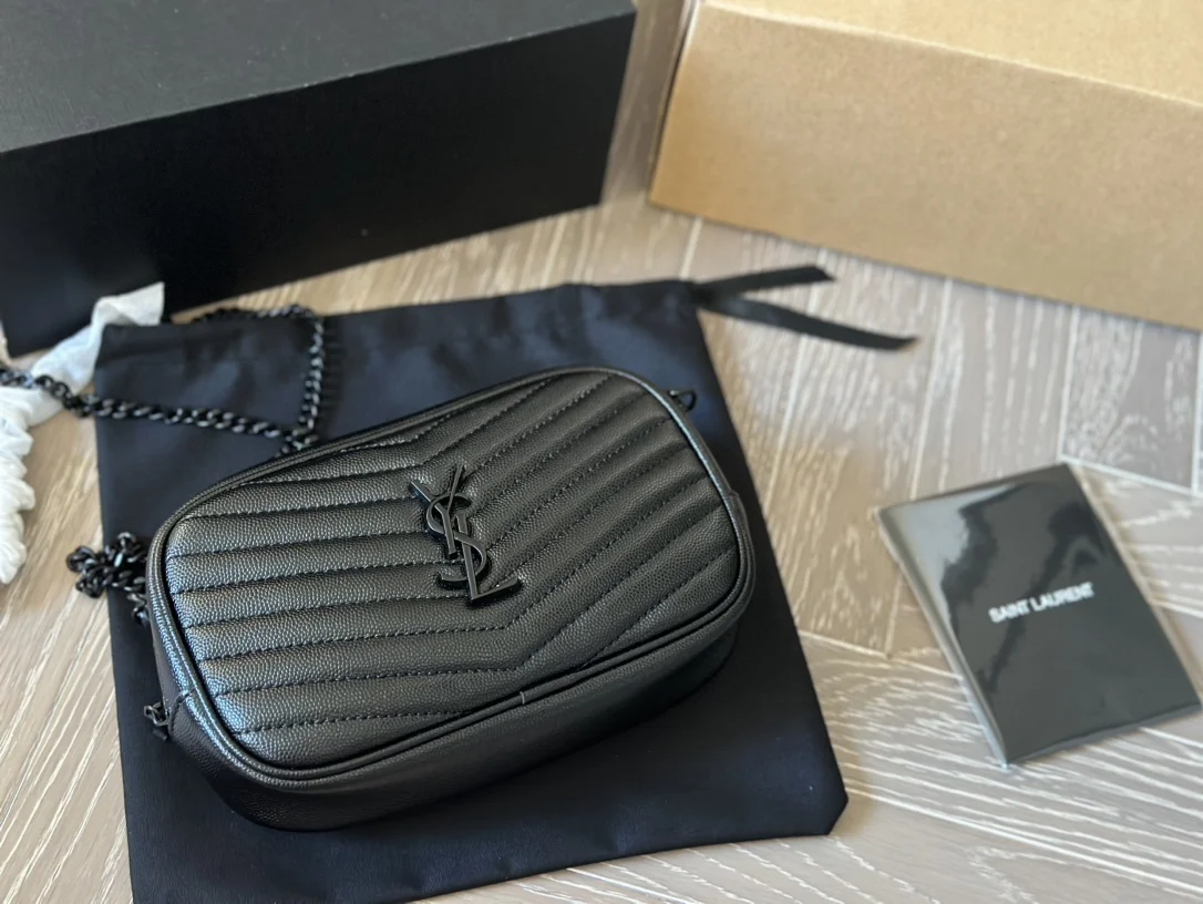 Yves Saint Laurent Loulou