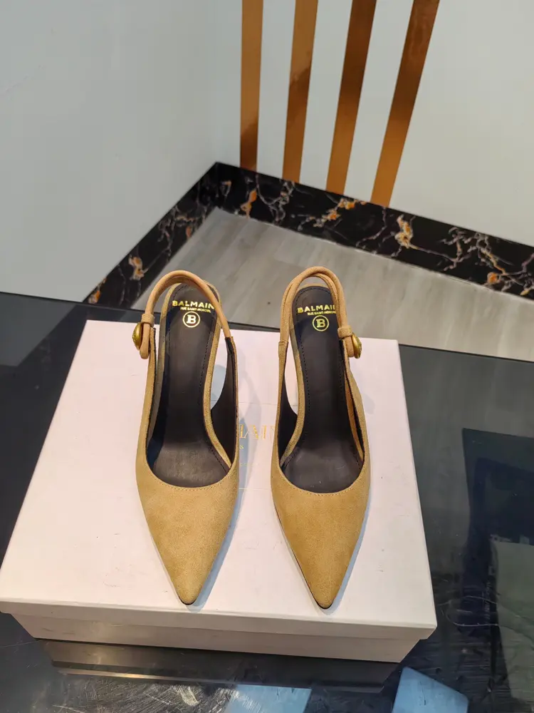 Balmain’s latest spring and summer catwalk original metal buckle high-heeled slingback