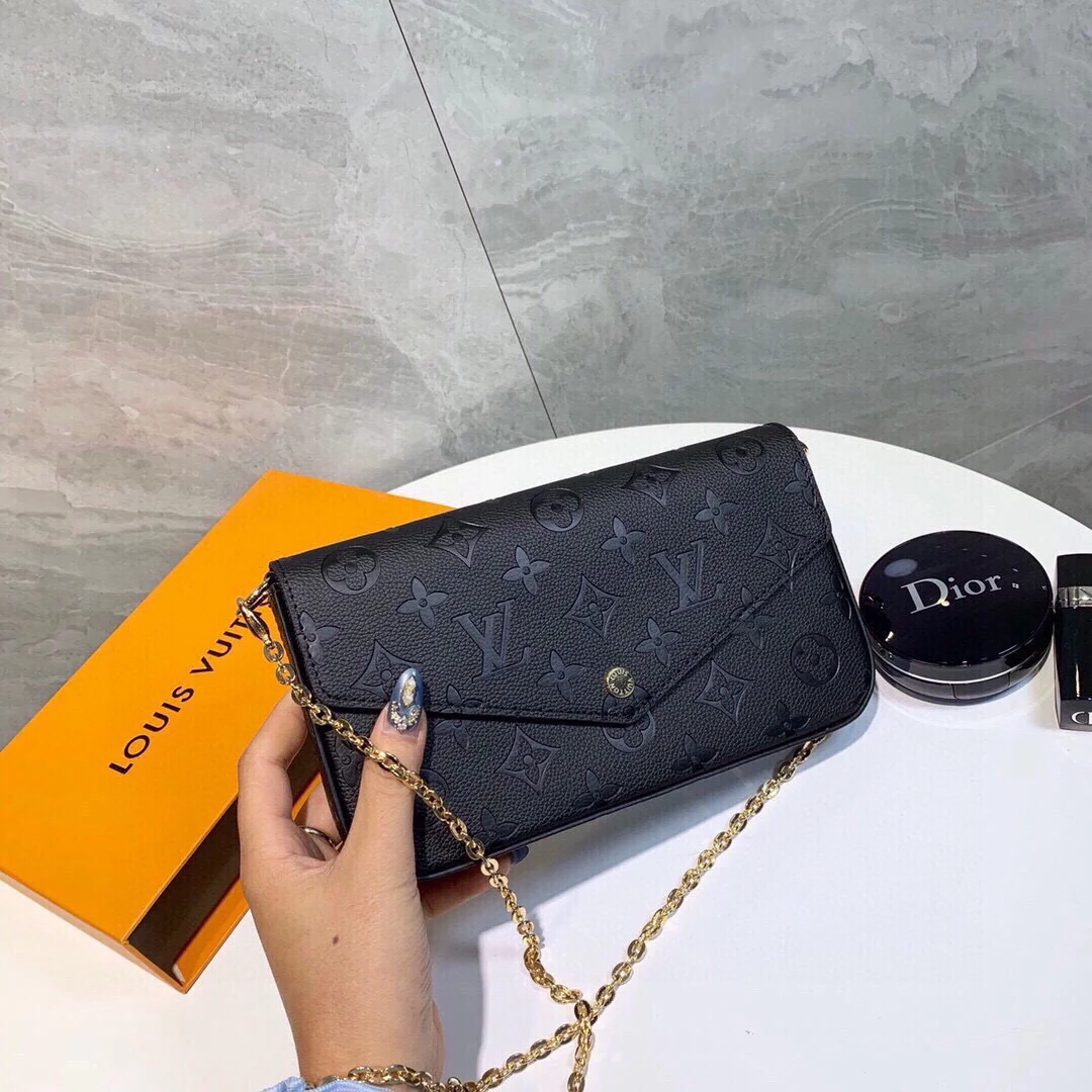 Louis Vuitton Pochette